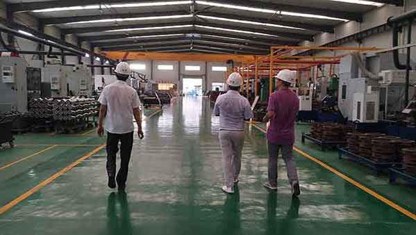 Teithiodd gwsmeriaid Ethiopia ein ffatri.jpg Ethiopian customer toured our factory.jpg