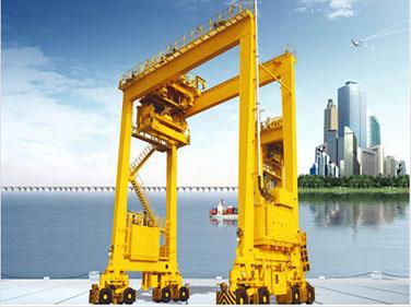 Perfformiad Uwch Rhwber-Tyred Container Portal Crane.jpg Advanced Performance Rubber-Tyred Container Portal Crane.jpg