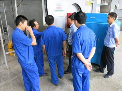 Mae Henan Yuntian yn cynnal archwiliadau diogelwch offer craen yr haf.jpg Henan Yuntian conducts summer crane equipment safety inspections.jpg